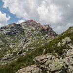 Kabas in the background. The marked line is the North East crest. Red line for the ascend, pink for the descend