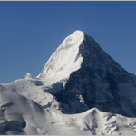 Khan Tengri (7 010 m / 22 999 ft)
