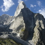 Shingu Charpa (5 980 m / 19 619 ft)