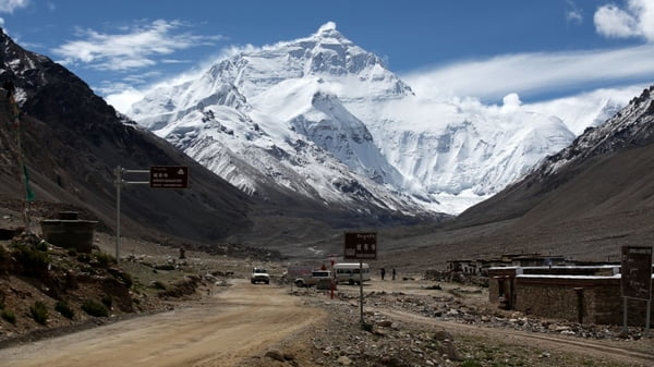 China Closes Everest Base Camp to Tourists Until Further Notice to Tackle Mountain of Rubbish