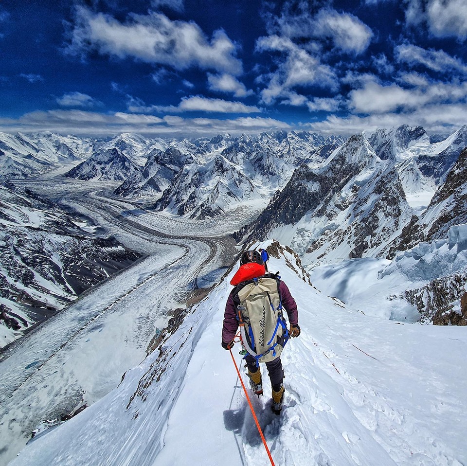 On K2, 120 Climbers Make Their Move Mountain