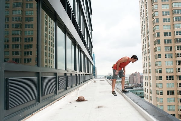 Alex Honnold scales exterior of N.J.'s tallest apartment tower