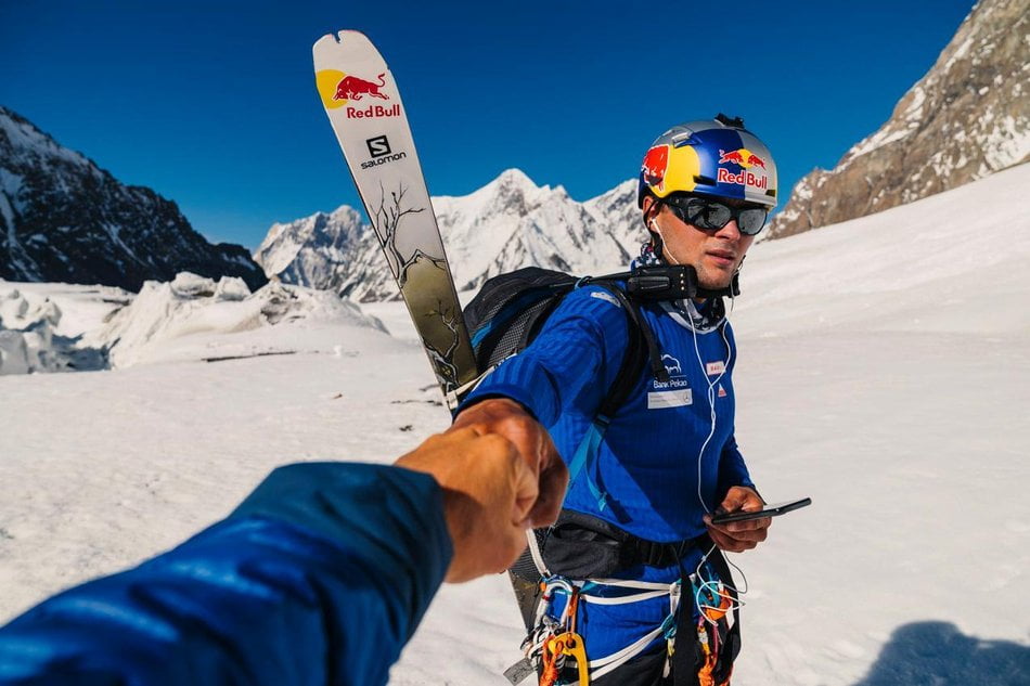Andrzej Bargiel becomes first in history to ski down from K2