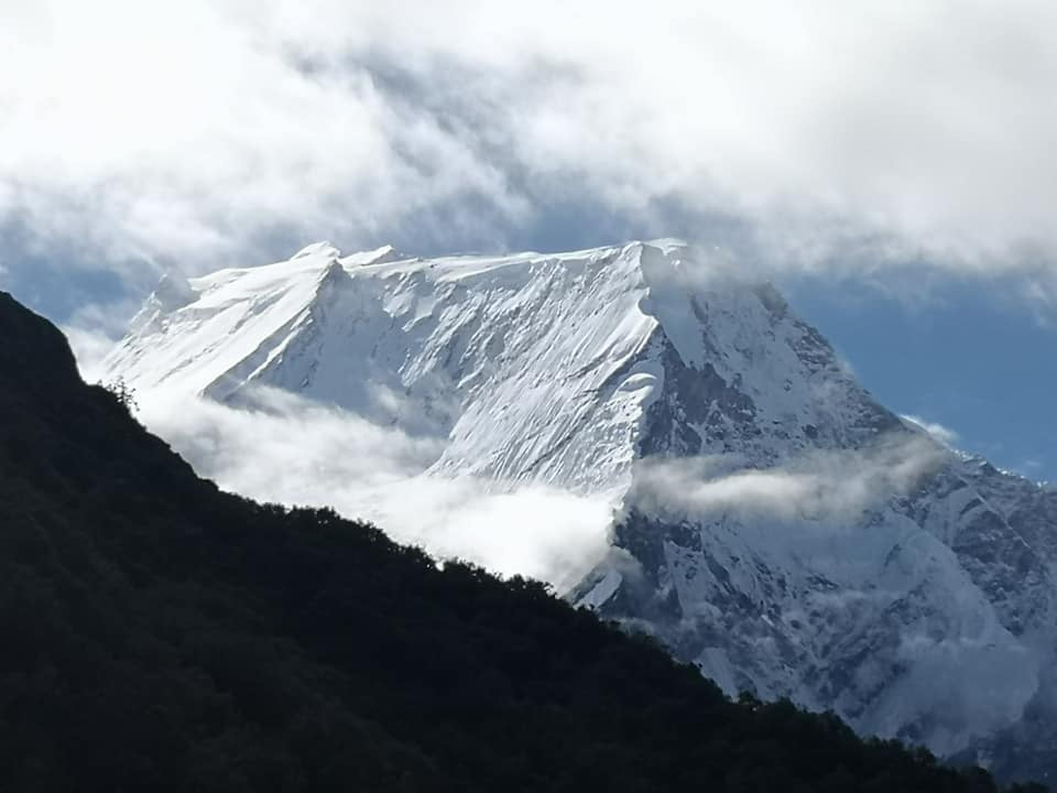 200 foreigners to climb Mt Manaslu this autumn