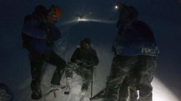 Tourists rescued in Ben Nevis blizzard