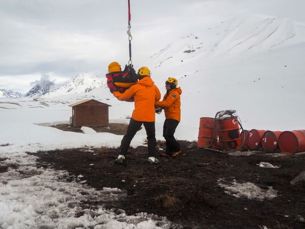 Behind the scenes of the rescue of the last solo climber on Mount Logan