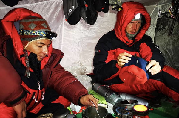 Winter 8000’ers: K2 Climbers reach 7,000m, Nanga Parbat Castaways Wait, and Wait