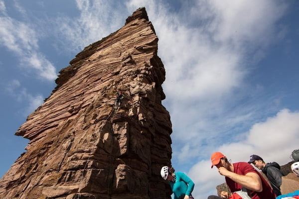 Blind climber leads fiancee on 449-foot climb in Scotland