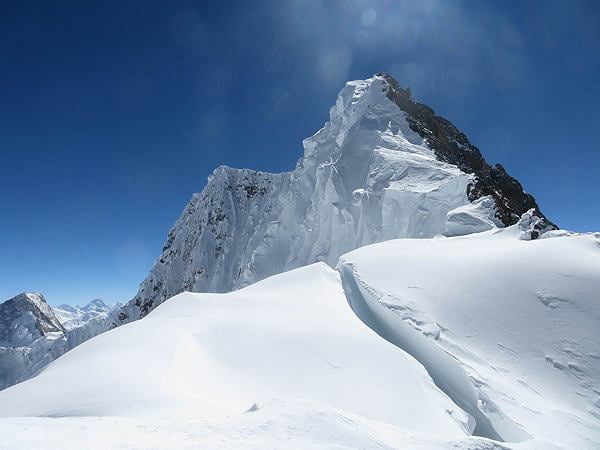 Expedition aborts Broad Peak ascent at 7,650 metres