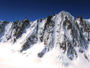 Image of Les Courtes (3 856 m / 12 651 ft)