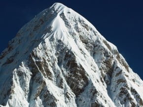 Image of Pumori (7 161 m / 23 494 ft)