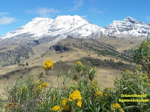  Iztaccihuatl 5254 m. and  Malinche 4400 m