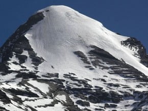 Image of Pisang Peak (6 091 m / 19 984 ft)