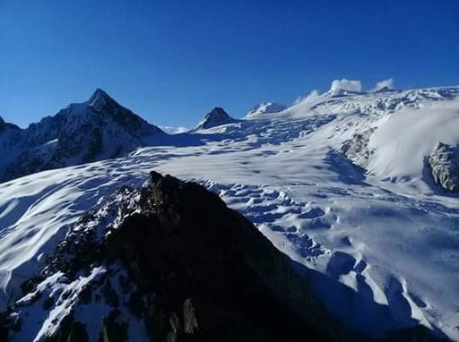 Nevado Chachacomani (6074 mt) Cordillera Real Bolivia