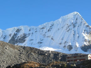Image of Nevado Pisco (5 752 m / 18 871 ft)