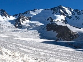 Image of North Ridge, Donguzorun-Cheget-Karabashi (4 454 m / 14 613 ft)