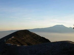 Image of Momela Route, Meru (4 566 m / 14 980 ft)