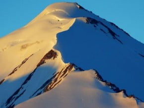 Image of Marble Wall Peak (6 435 m / 21 112 ft)