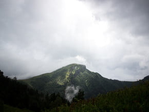 Image of Gora Malyy Tkhach (2 237 m / 7 339 ft)