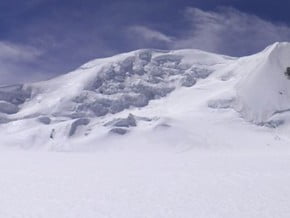 Image of Nevado Ancohuma (6 427 m / 21 086 ft)