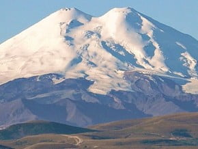Image of Mount Elbrus (5 642 m / 18 511 ft)
